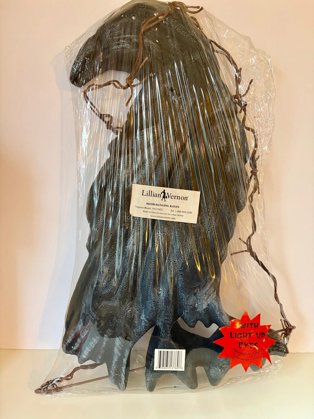 Lillian Vernon Hanging Raven 19” Halloween Decor Light Up Eyes NIP #043358